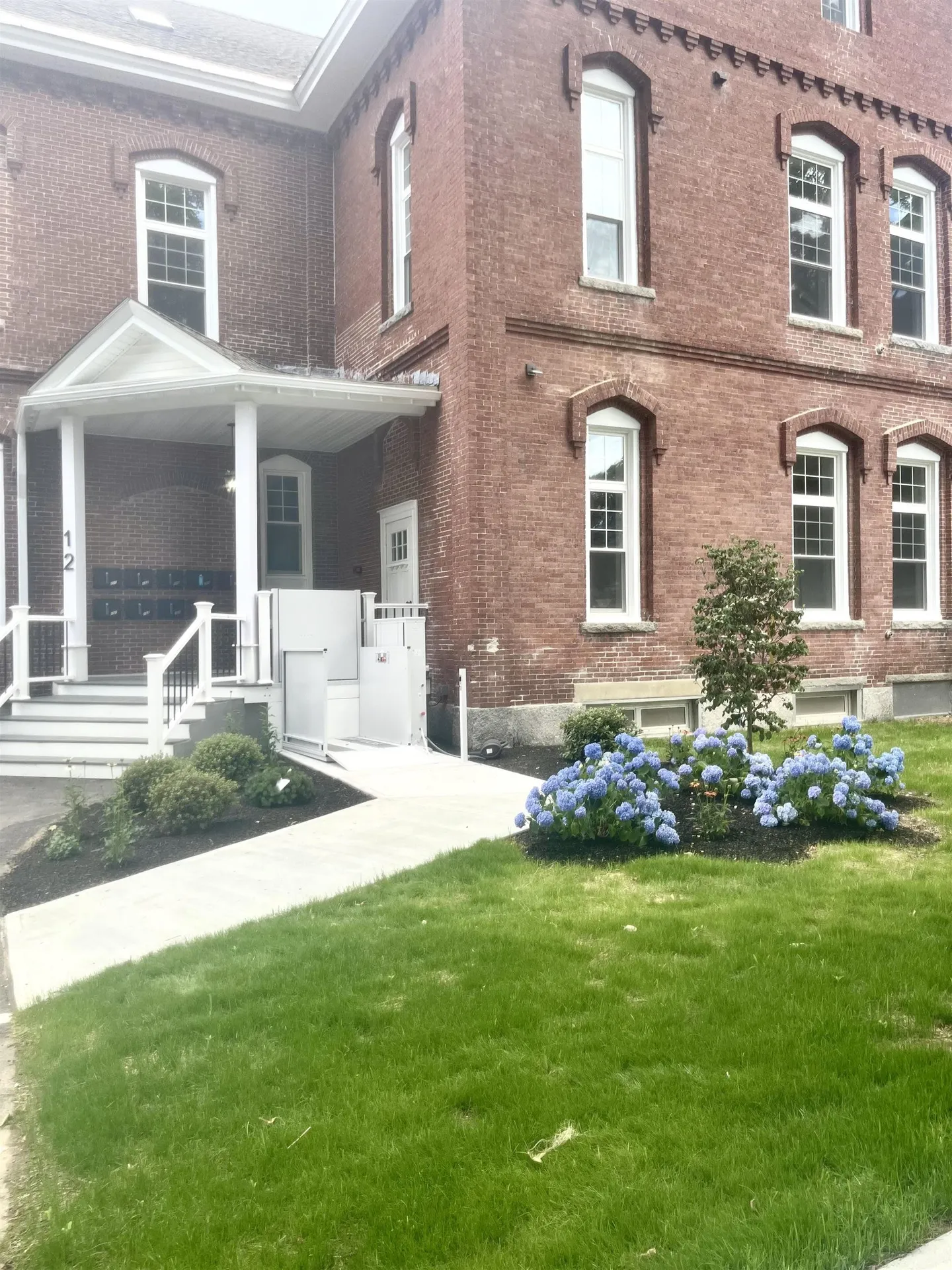 12 Cross Street Concord NH 03303