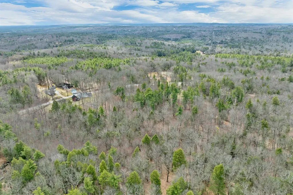 52 Mount Delight Road Deerfield NH 03037