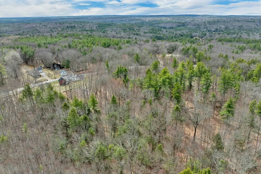 52 Mount Delight Road Deerfield NH 03037