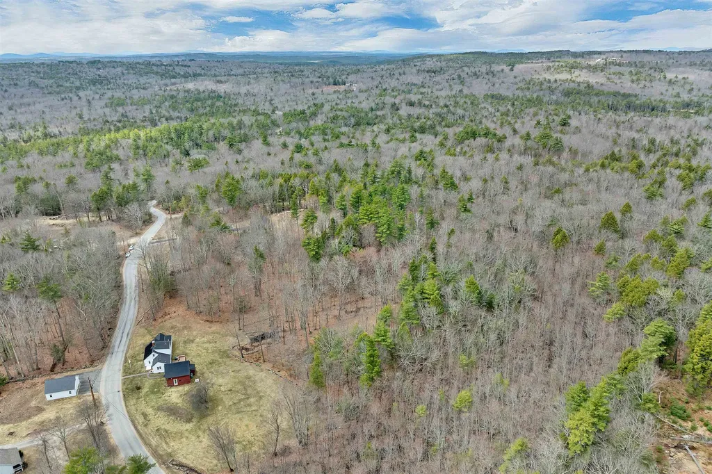 52 Mt. Delight Road Deerfield NH 03037