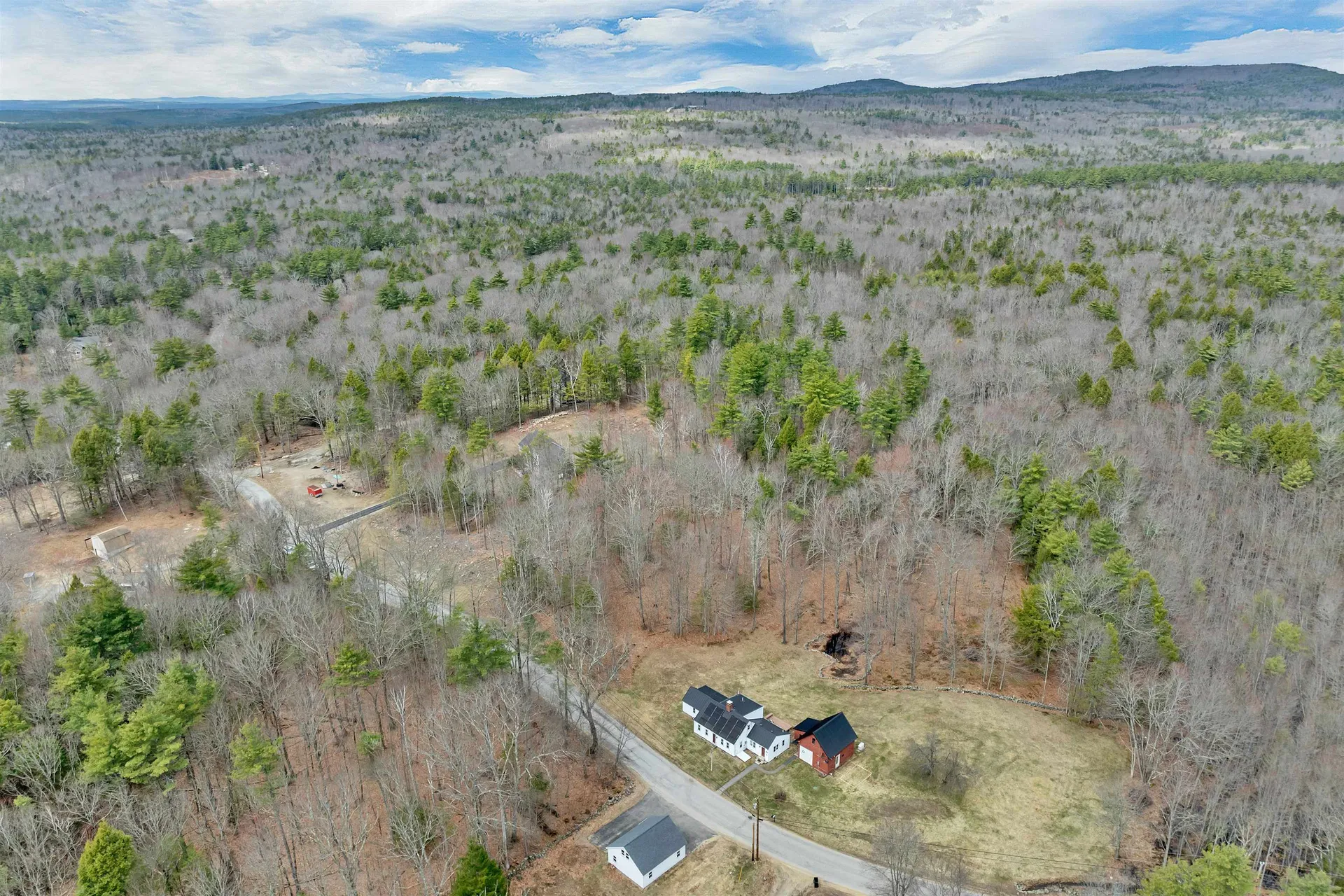 52 Mount Delight Road Deerfield NH 03037