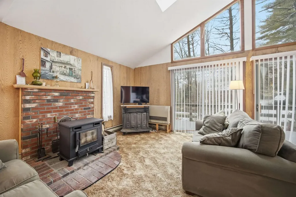 1 Wentworth Lane Barnstead NH 03225