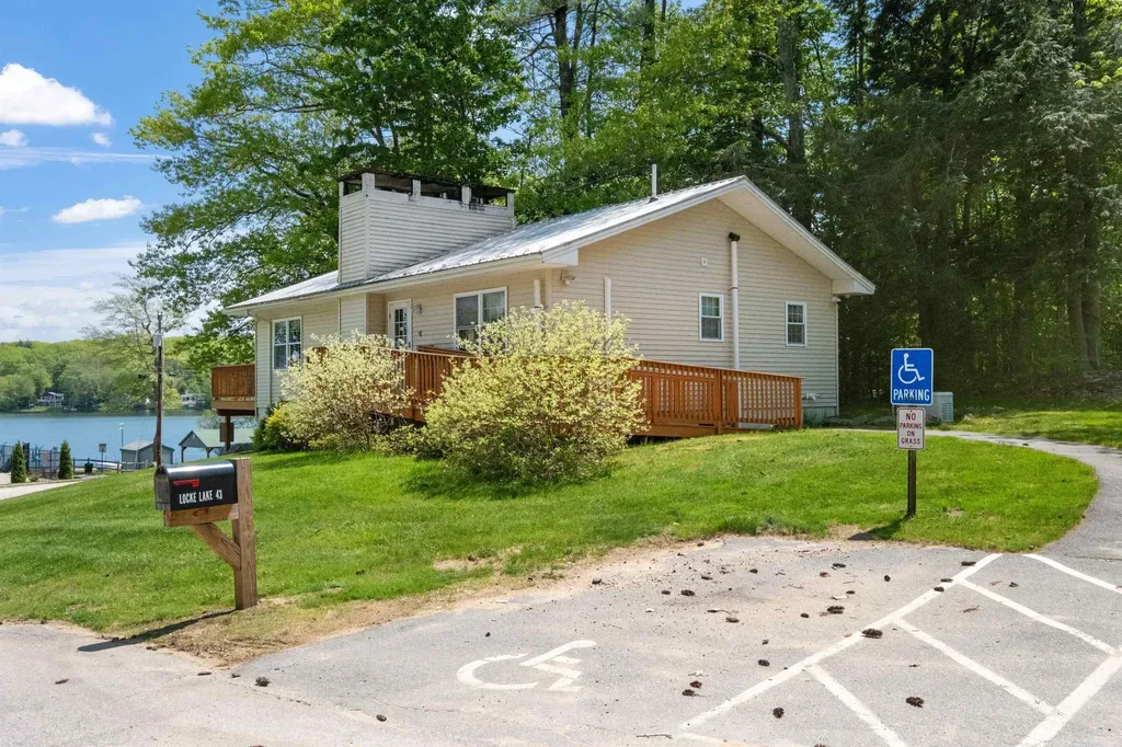 1 Wentworth Lane Barnstead NH 03225