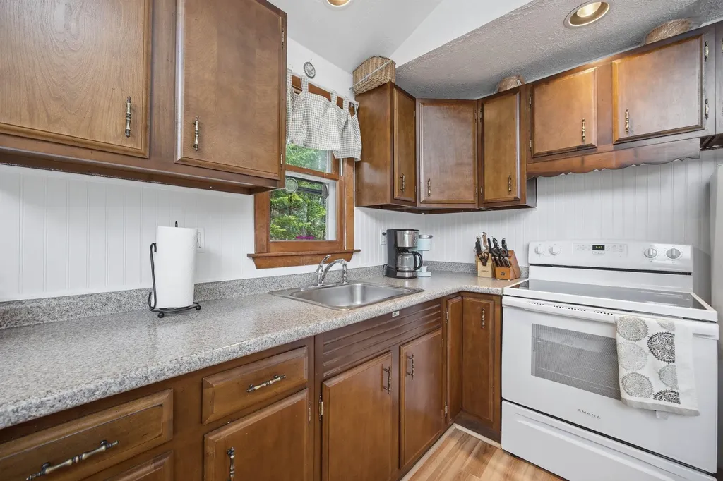 1 Wentworth Lane Barnstead NH 03225