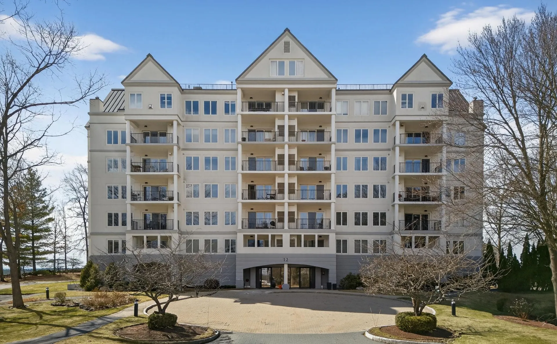 12 Mountain Laurels Drive Nashua NH 03062