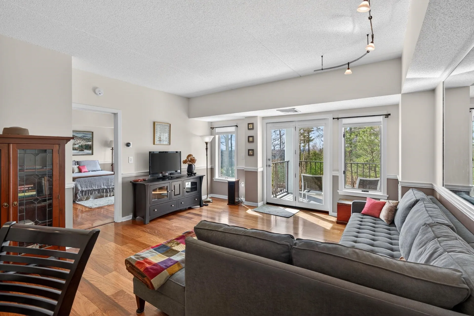 12 Mountain Laurels Drive Nashua NH 03062