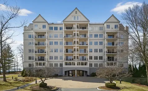 12 Mountain Laurels Drive Nashua NH 03062