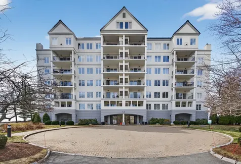 12 Mountain Laurels Drive Nashua NH 03062