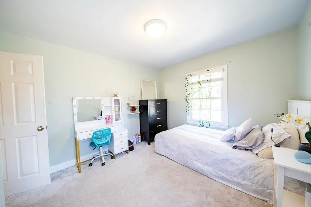 75 Hall Road Londonderry NH 03053