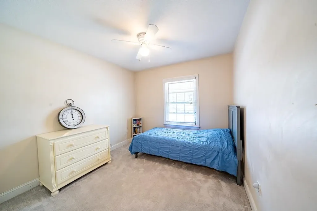 75 Hall Road Londonderry NH 03053