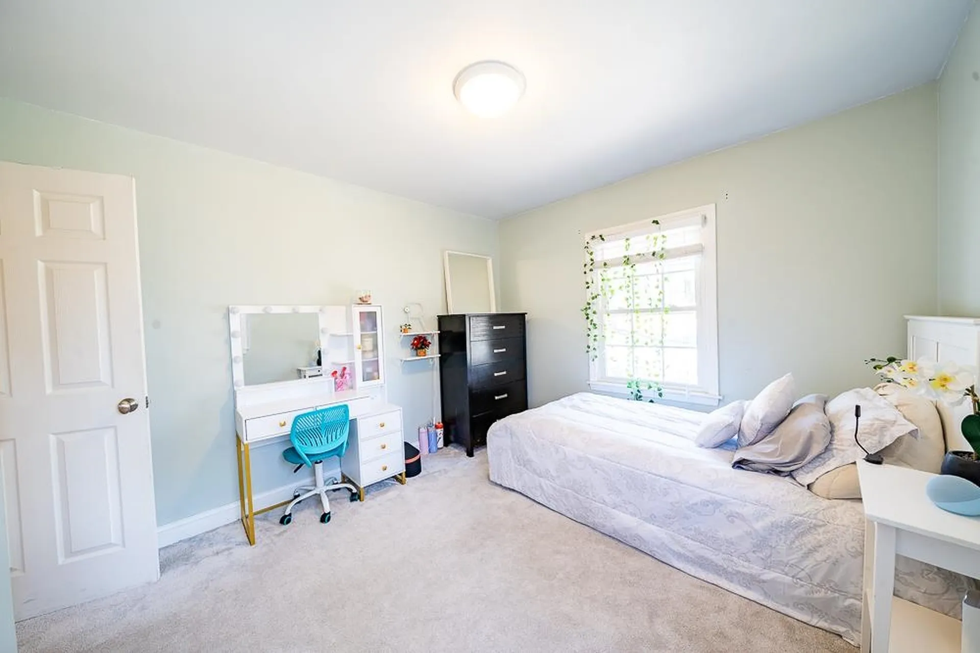 75 Hall Road Londonderry NH 03053