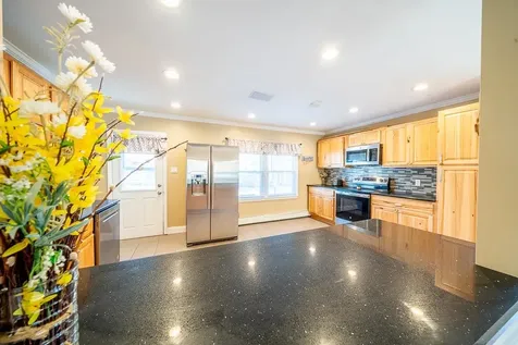 75 Hall Road Londonderry NH 03053