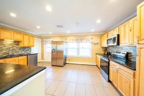 75 Hall Road Londonderry NH 03053