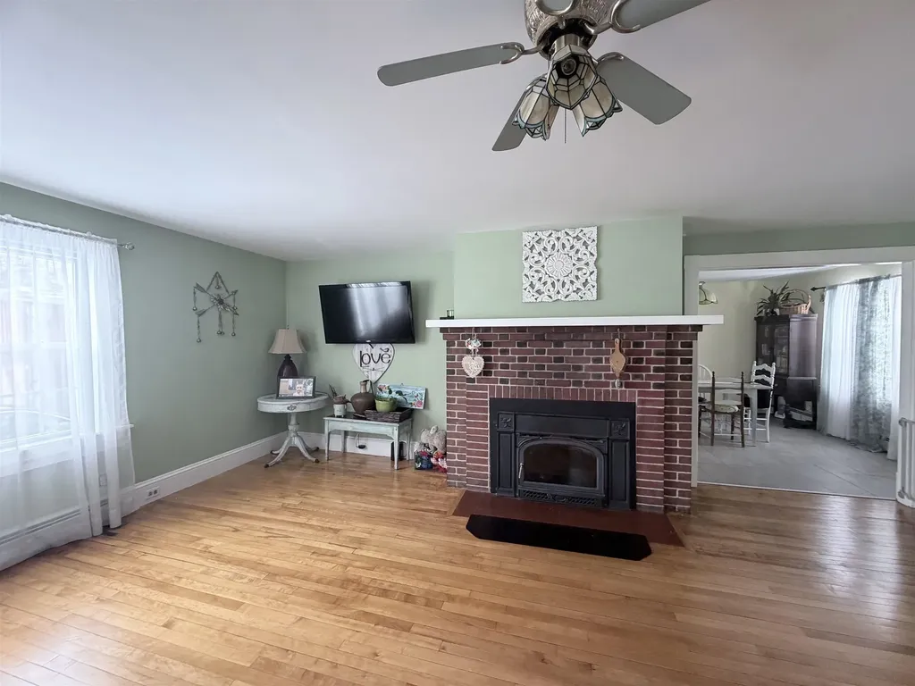 16 Jefferson Avenue Lunenburg VT 05904