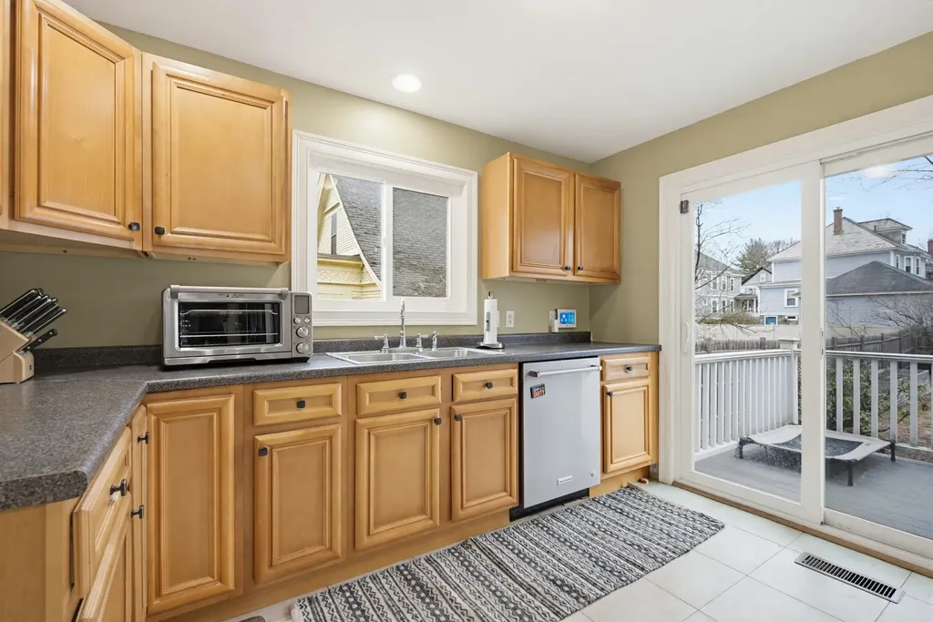 935 Union Street Manchester NH 03104