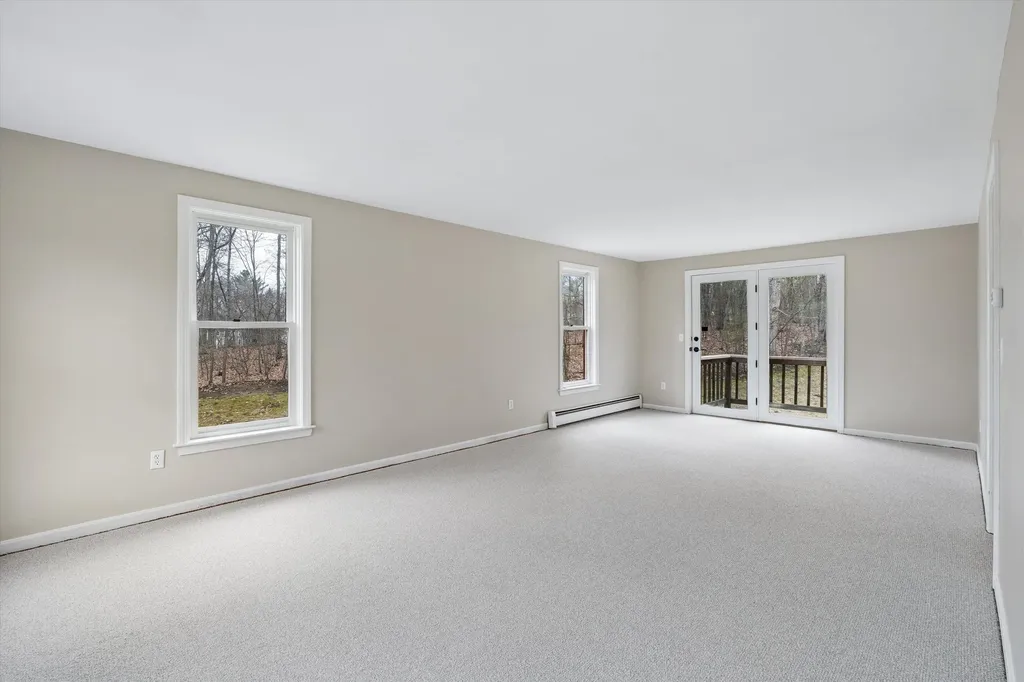 18 Gervaise Drive Derry NH 03038