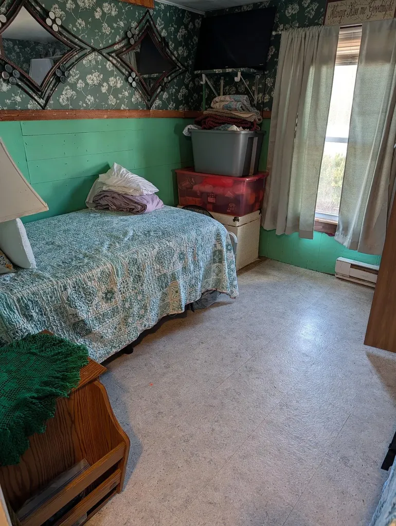 20 Fiske Place Claremont NH 03743