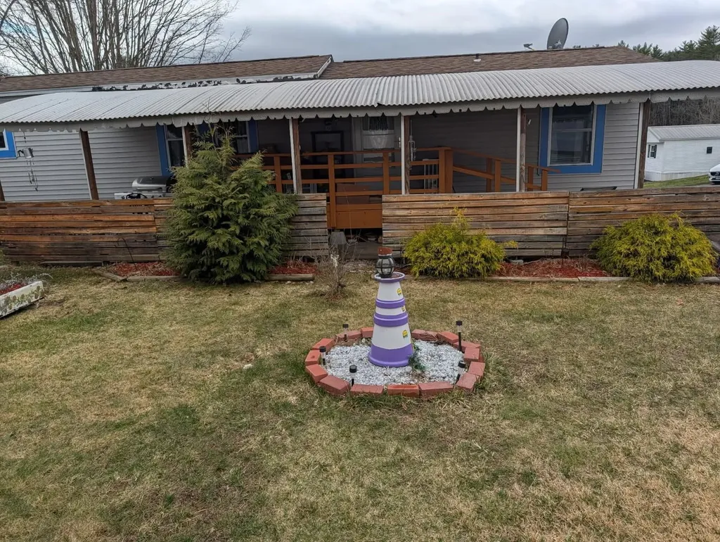 20 Fiske Place Claremont NH 03743