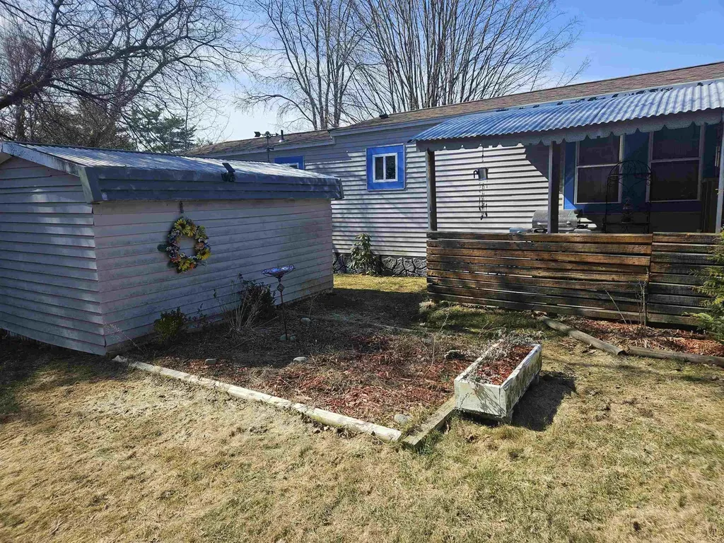 20 Fiske Place Claremont NH 03743