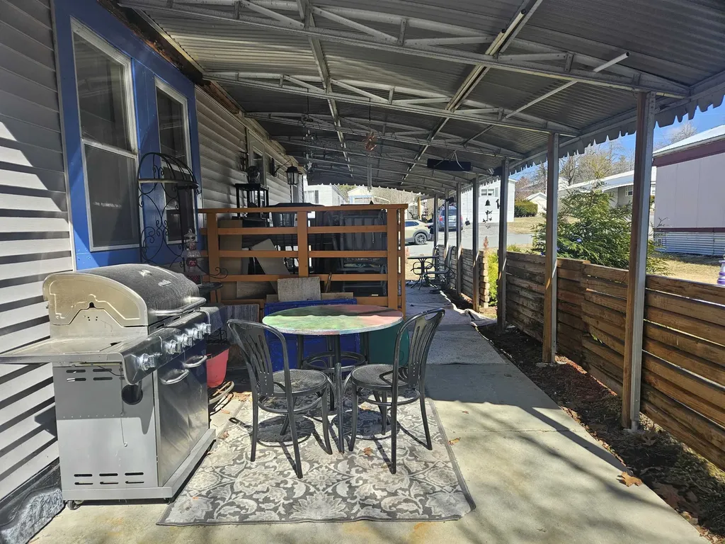 20 Fiske Place Claremont NH 03743