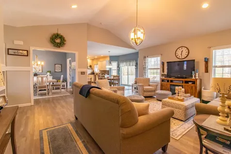 123 Falcon Ridge Road Milford NH 03055