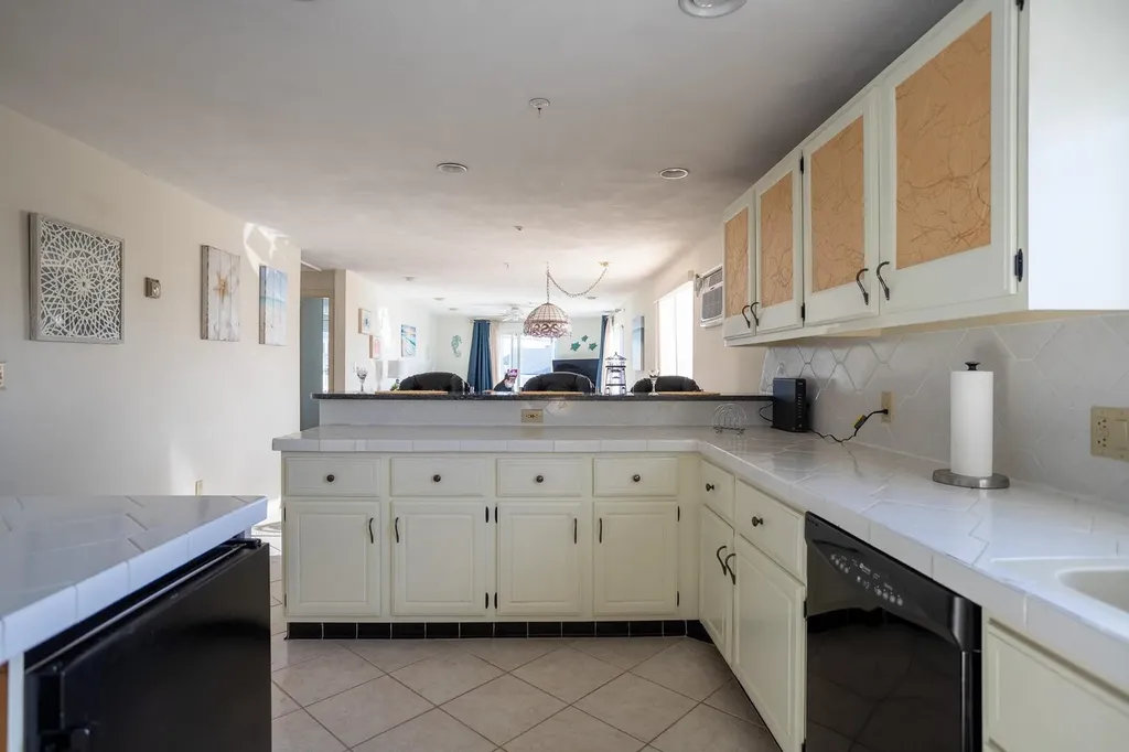 68 Kings Highway Hampton NH 03842