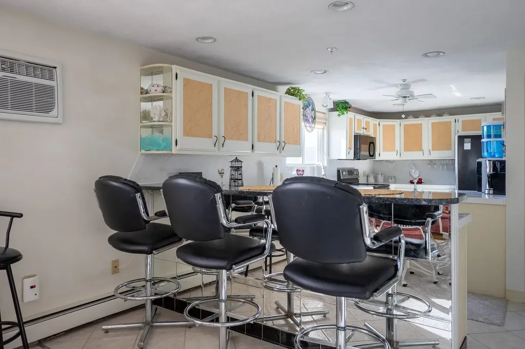 68 Kings Highway Hampton NH 03842