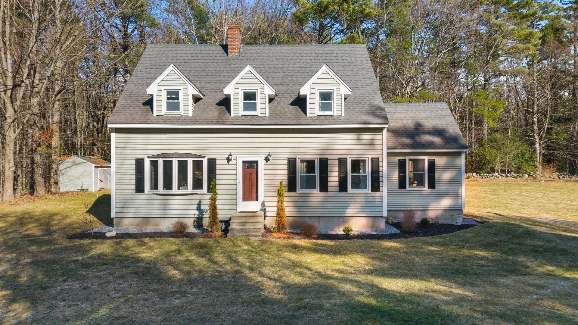 916 River Road Weare NH 03281