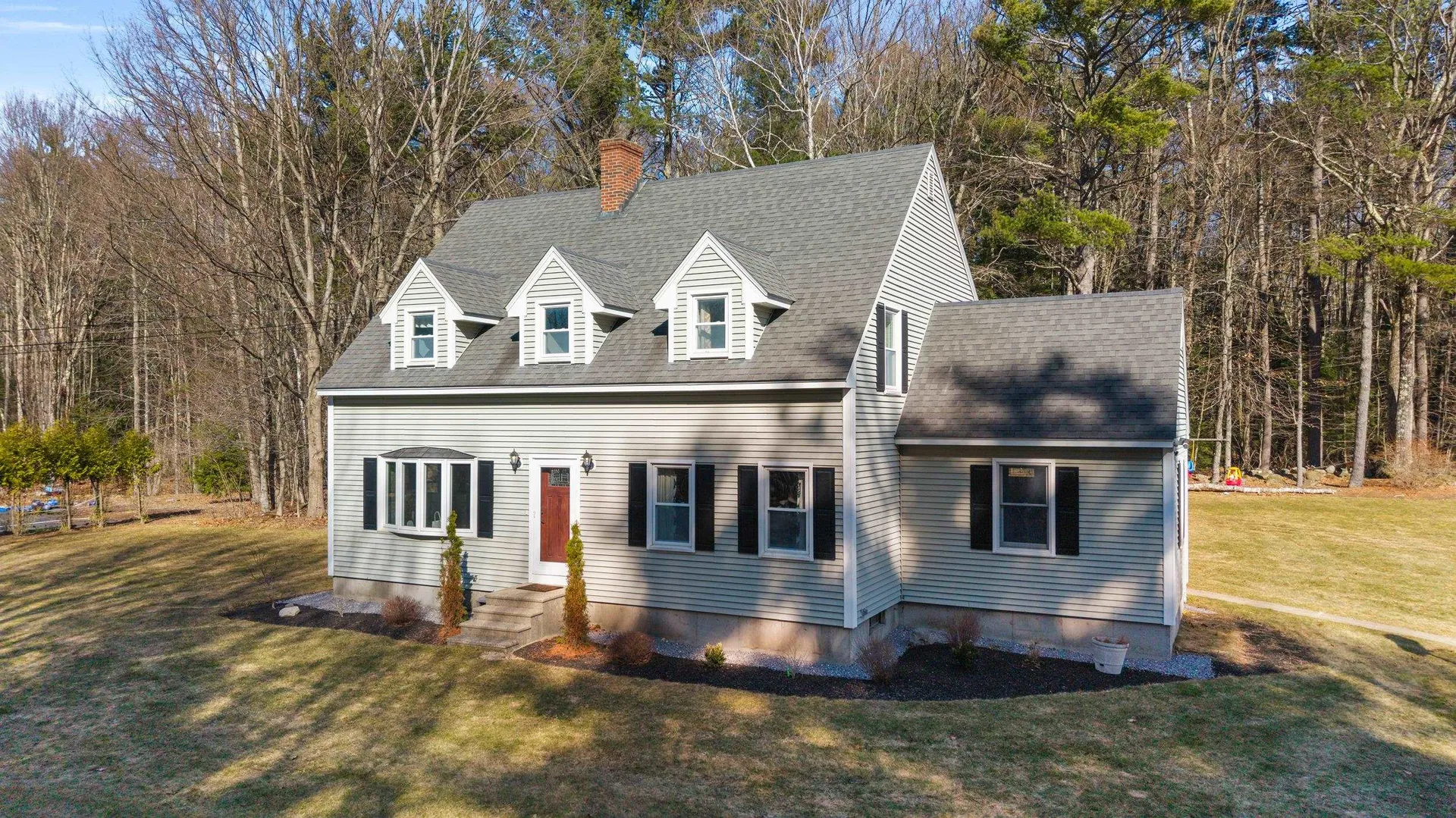 916 River Road Weare NH 03281