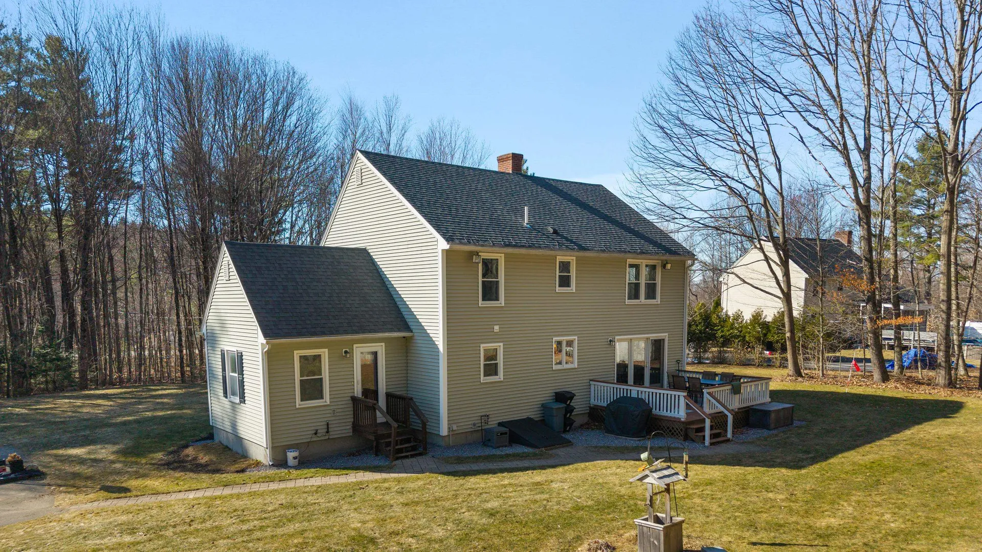916 River Road Weare NH 03281