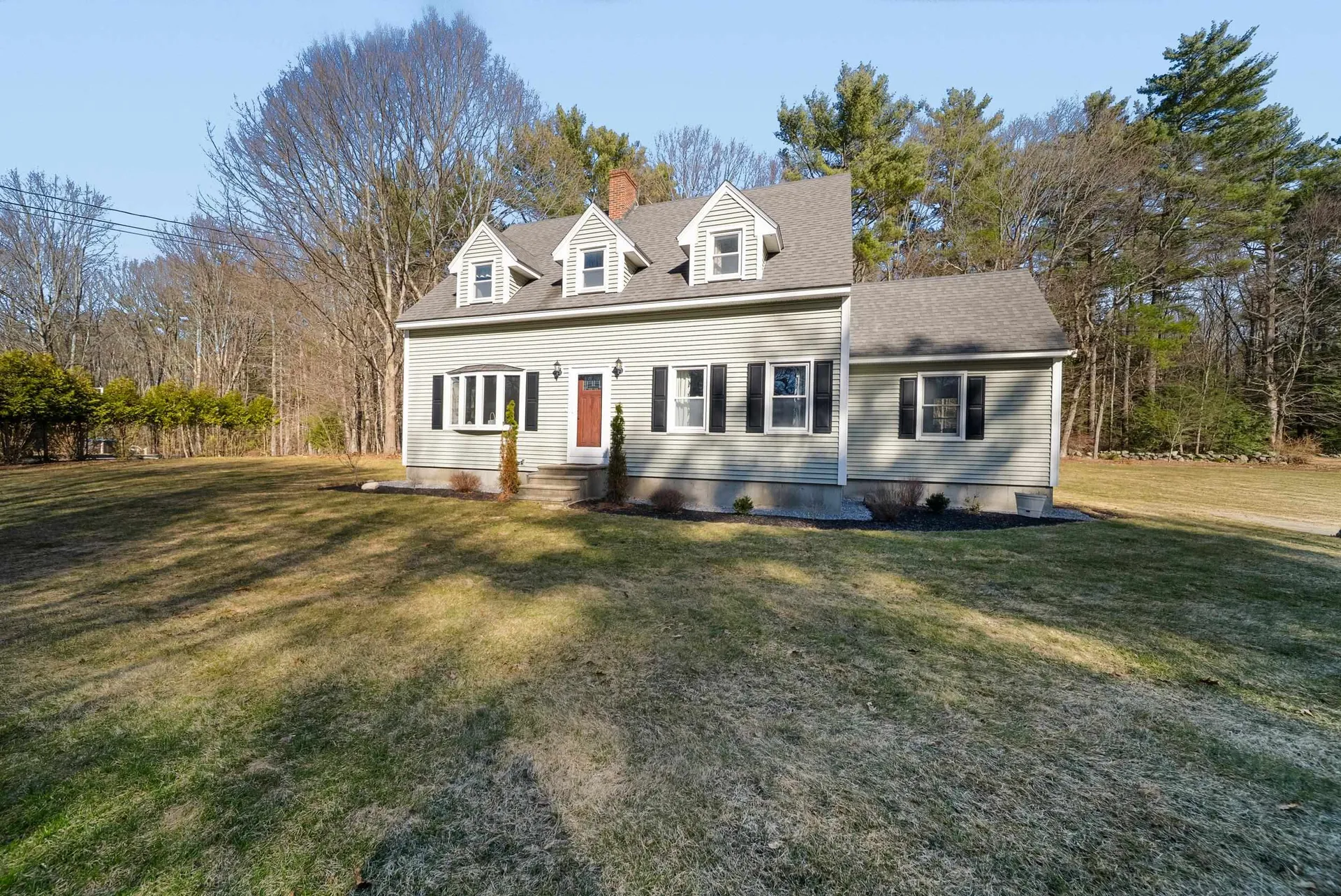 916 River Road Weare NH 03281