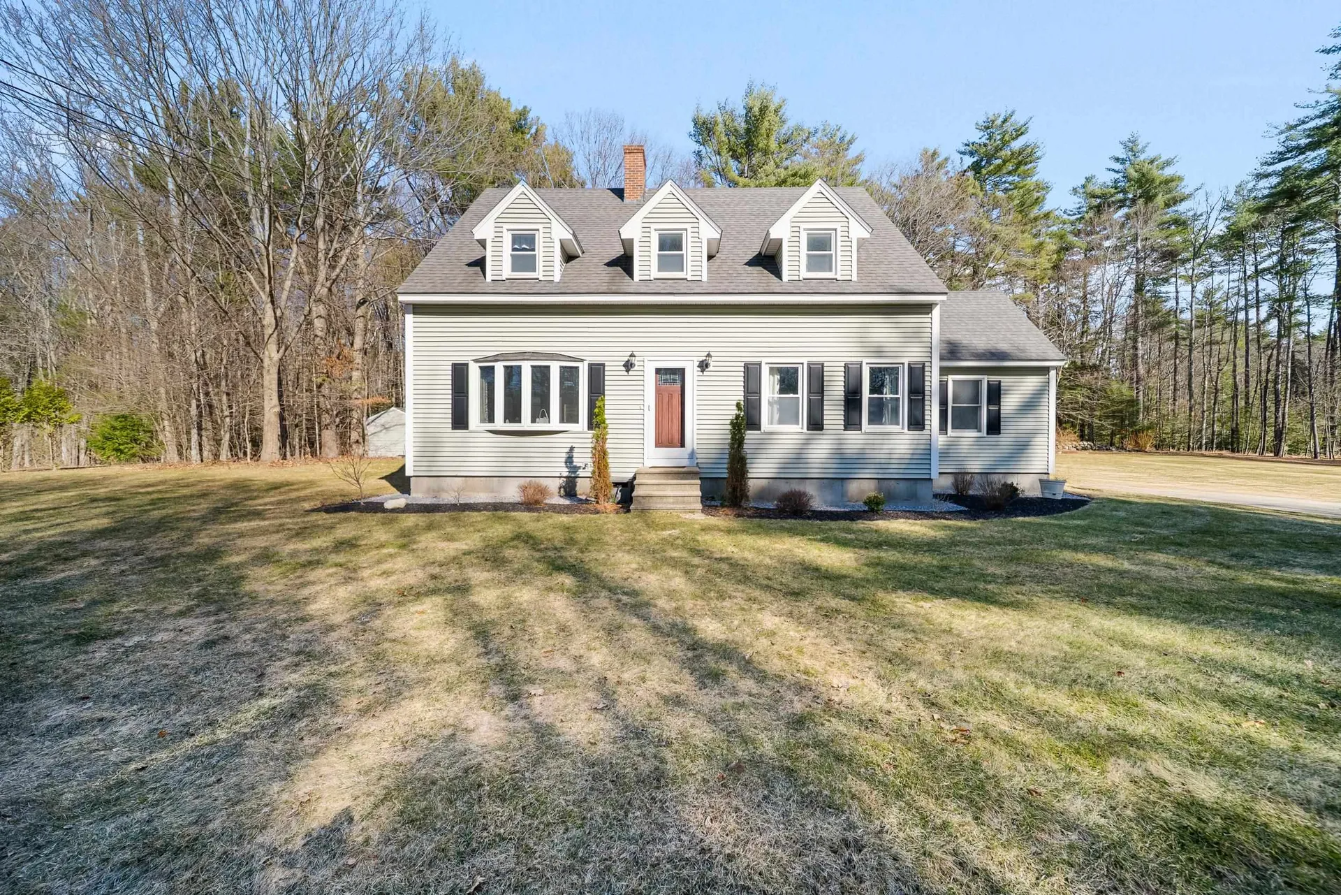 916 River Road Weare NH 03281