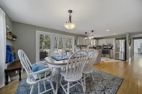 916 River Road Weare NH 03281