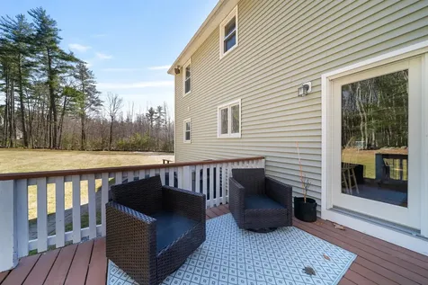 916 River Road Weare NH 03281