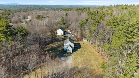 916 River Road Weare NH 03281