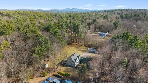 916 River Road Weare NH 03281