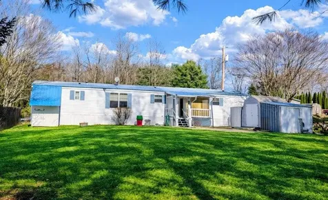 16 Harbourt Drive Winchester NH 03470