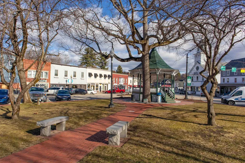 111 Union Square Milford NH 03055