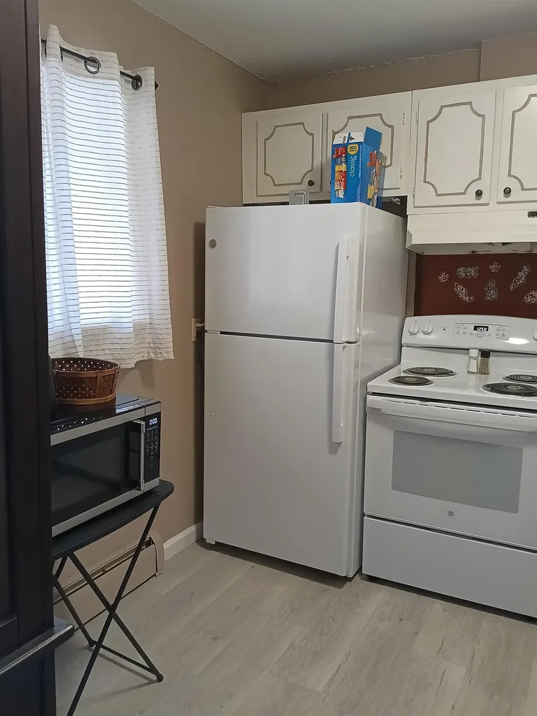 39 Brookside Drive Brattleboro VT 05301
