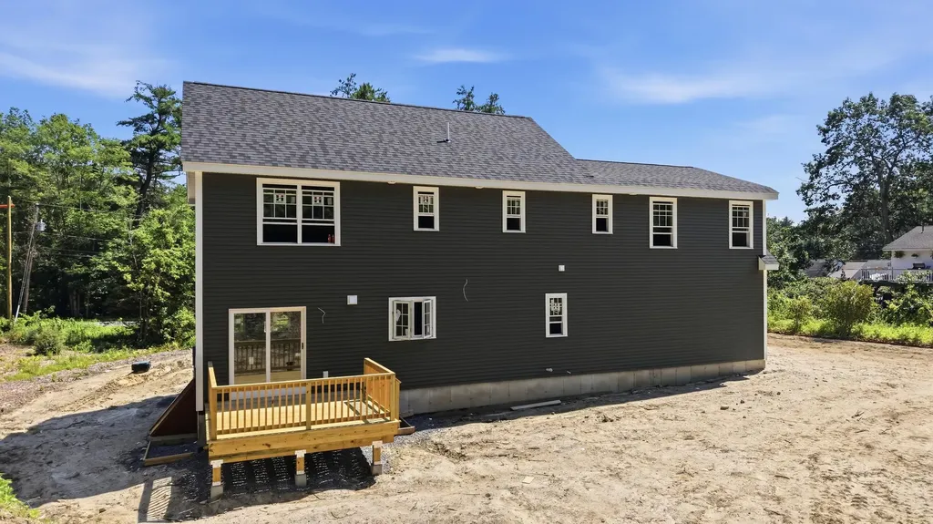 78 Gowing Road Hudson NH 03051