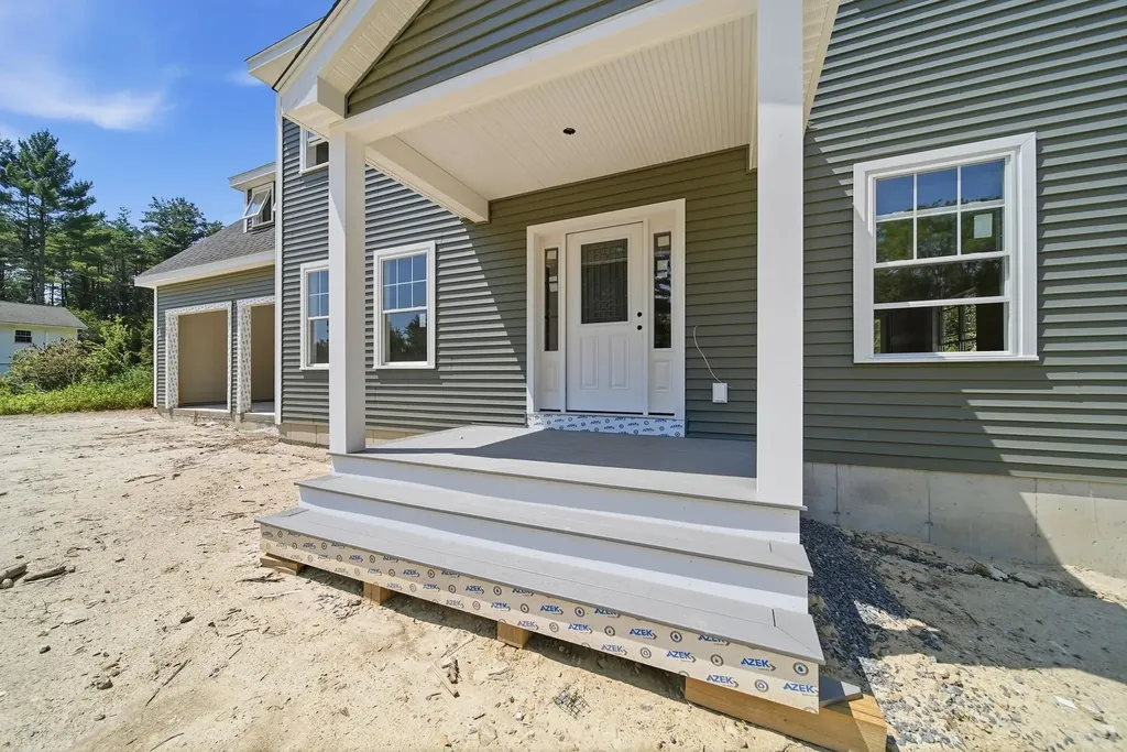 78 Gowing Road Hudson NH 03051