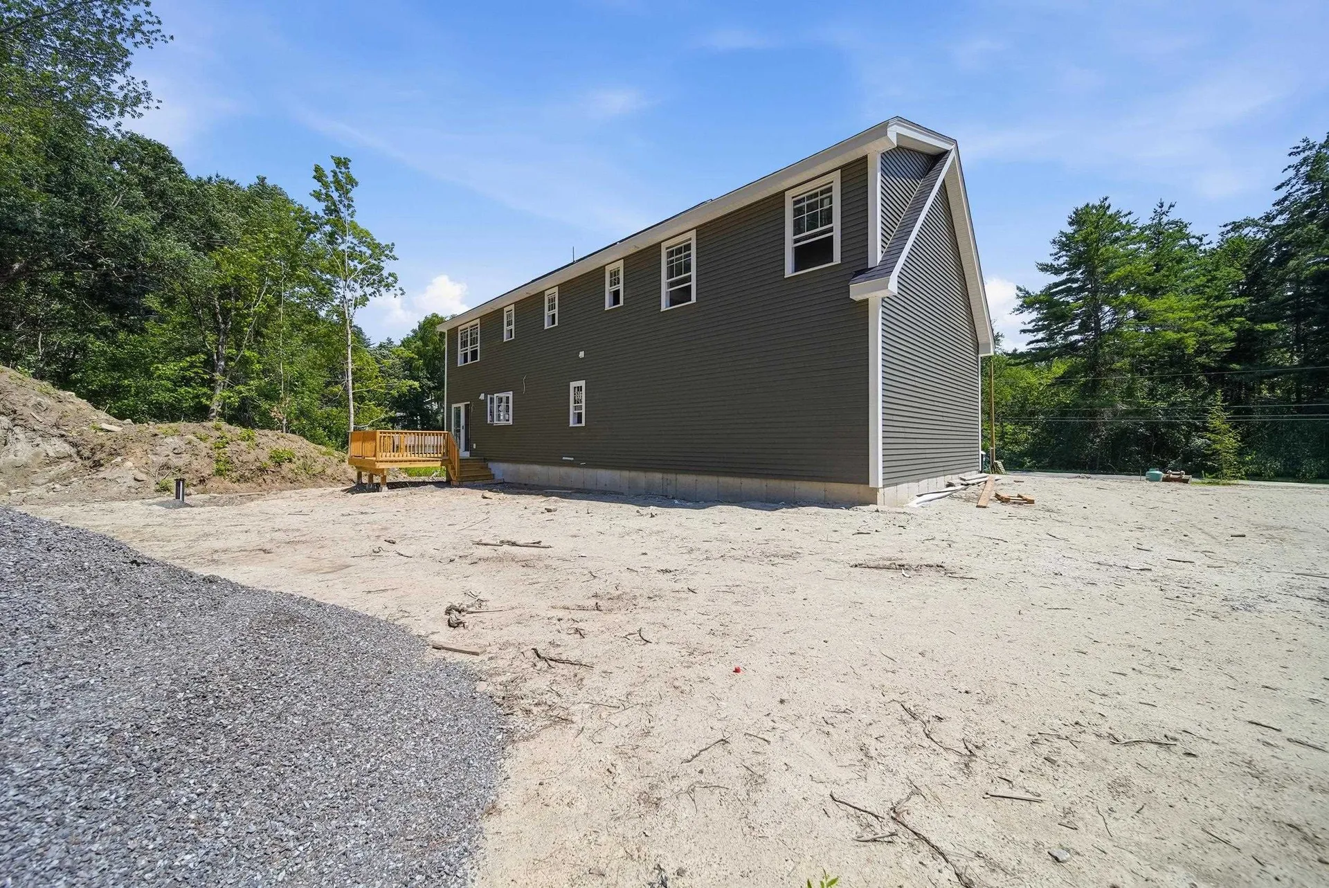 78 Gowing Road Hudson NH 03051