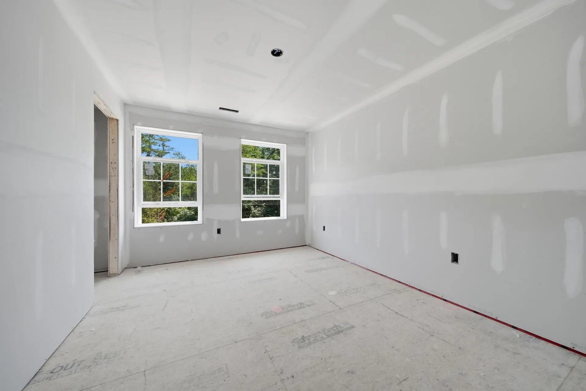 78 Gowing Road Hudson NH 03051
