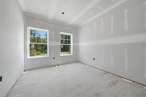 78 Gowing Road Hudson NH 03051