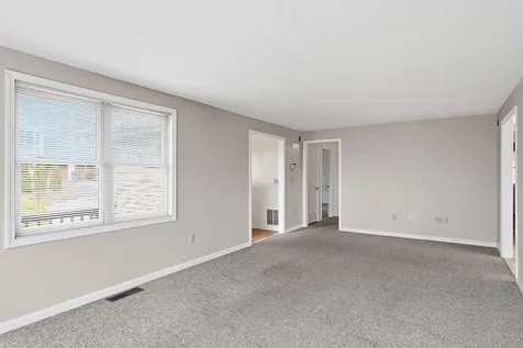 387 Harrison Street Manchester NH 03104
