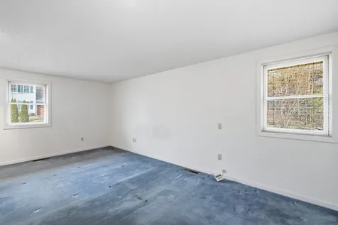 387 Harrison Street Manchester NH 03104