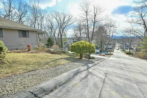387 Harrison Street Manchester NH 03104