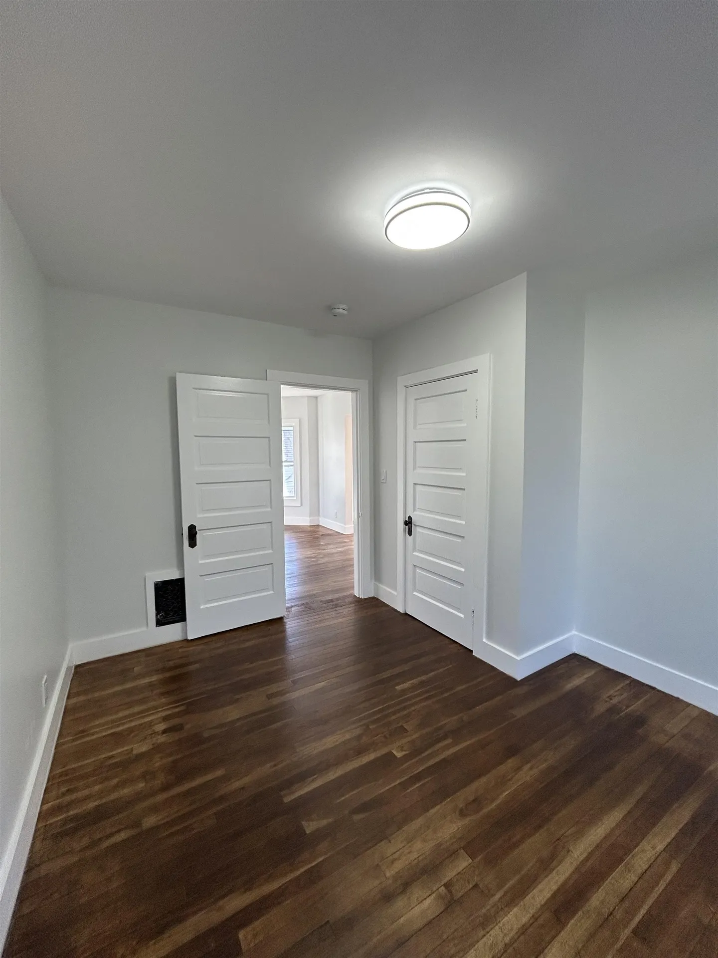 6 Holmes Street Nashua NH 03060