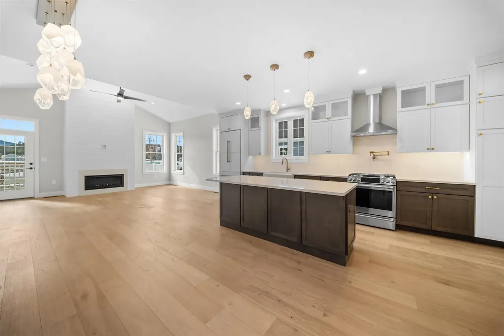 6 Benjamin Lane Thornton NH 03285