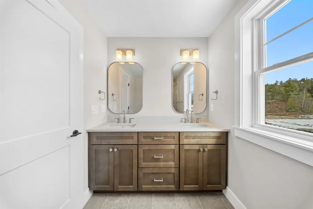 6 Benjamin Lane Thornton NH 03285